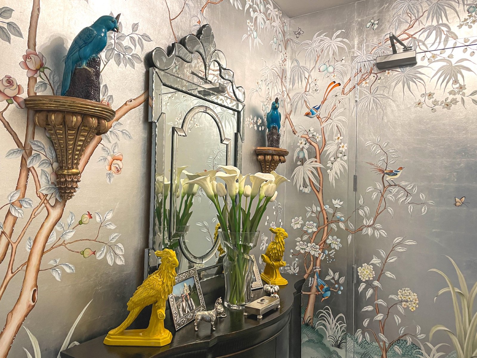 Hand-painted chinoiserie wall by Kim Delaney, Delaney Fine Finishes